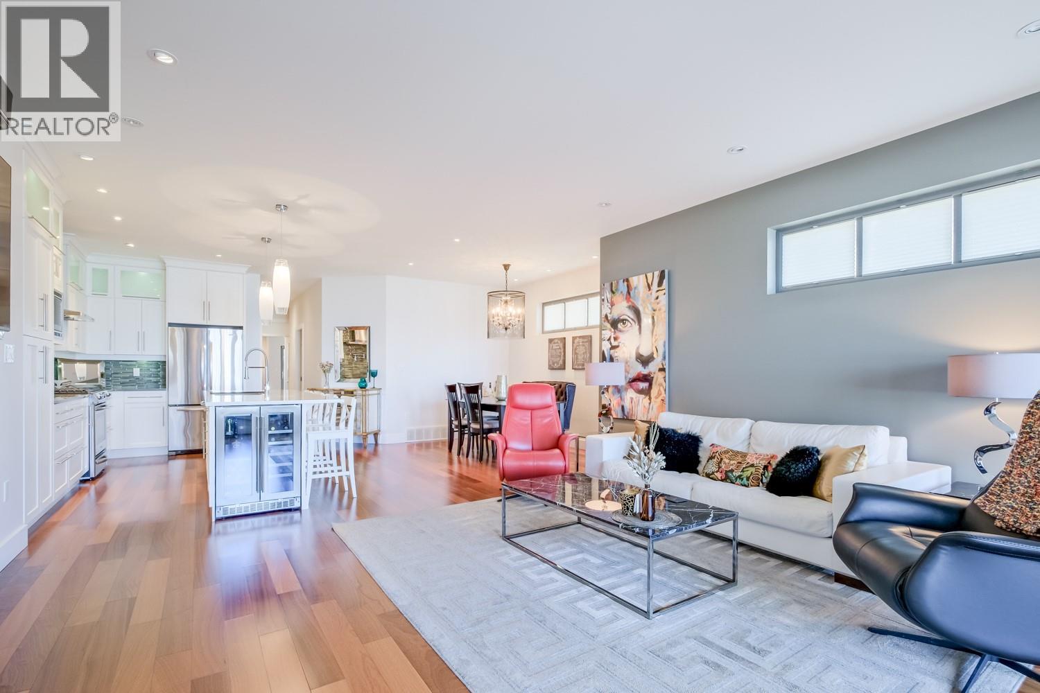 Picture for Unit #102, 402 LAKESHORE  Drive