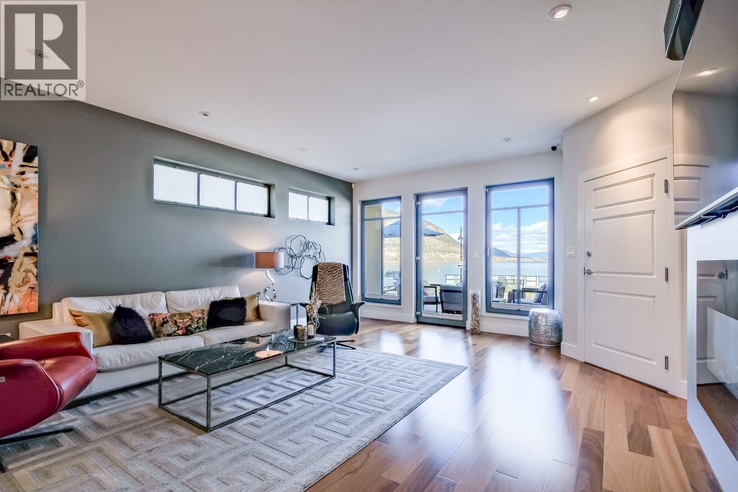 Picture for Unit #102, 402 LAKESHORE  Drive