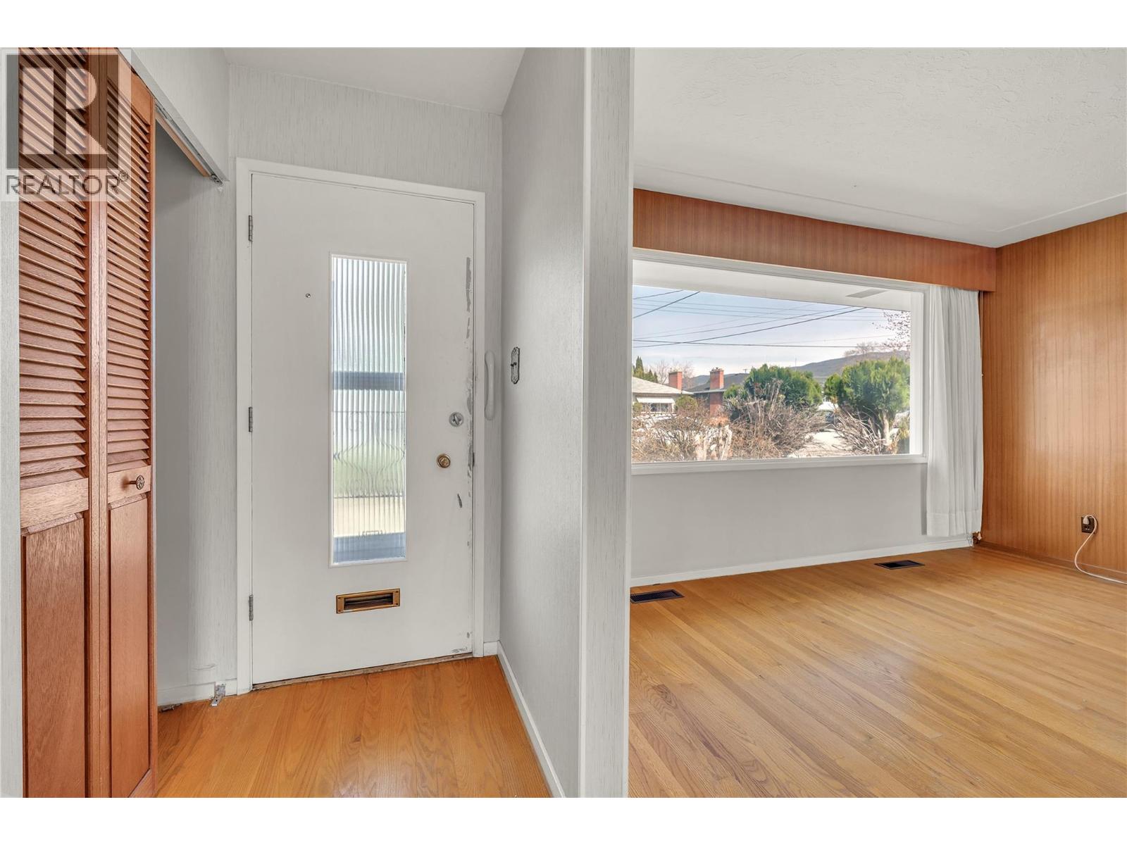 Picture for 250 Bennett  Avenue