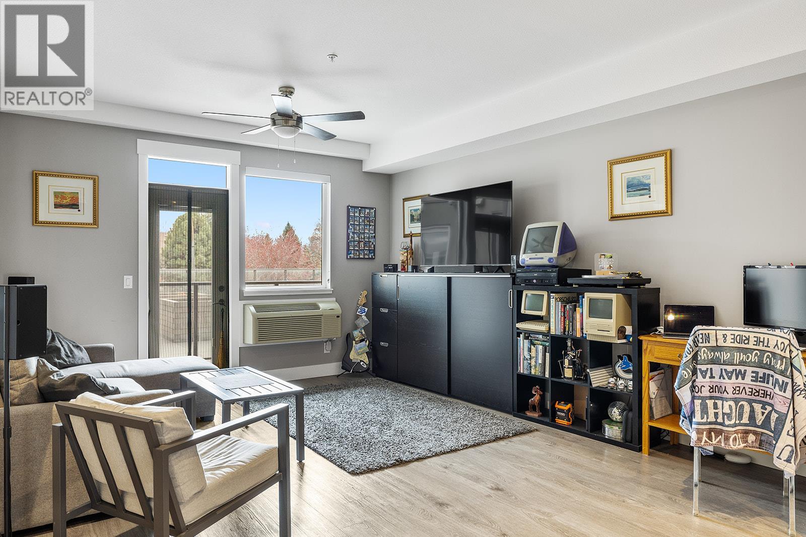 Picture for Unit #327, 925 Leon  Avenue