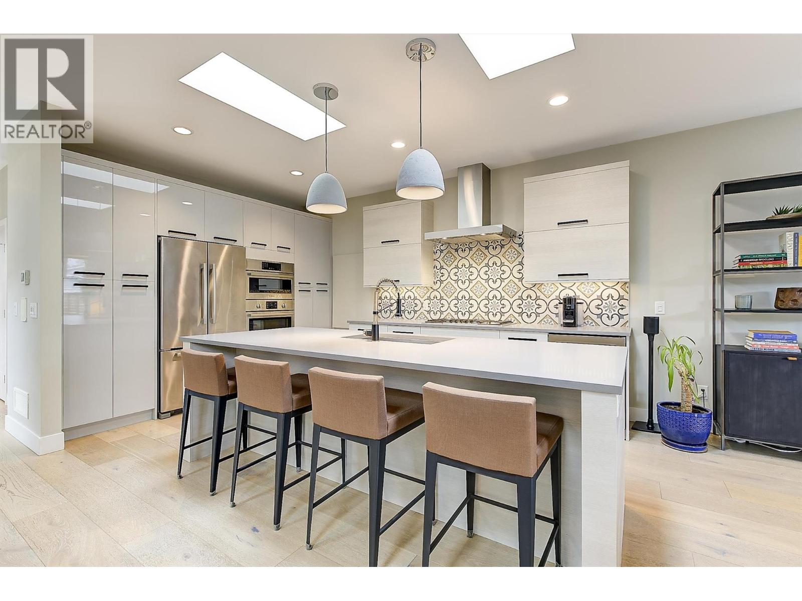 Picture for 553 Patterson  Avenue