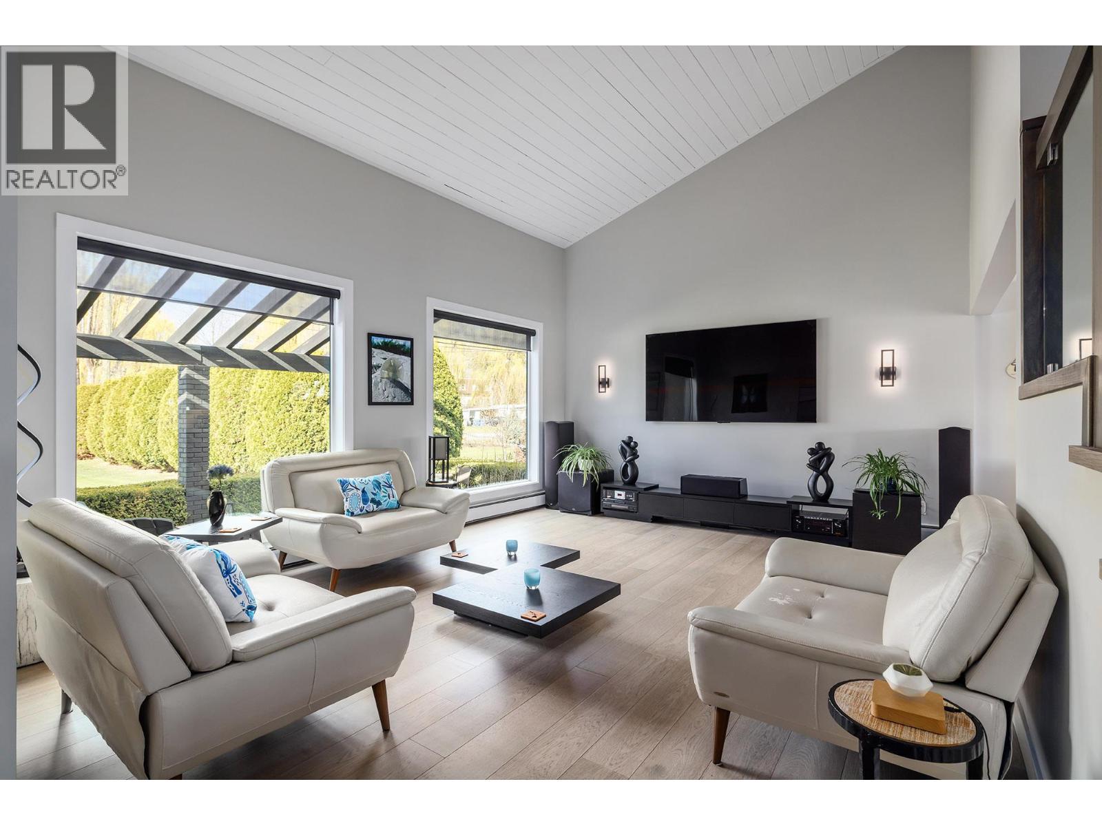 Picture for 1404 Green Bay  Road