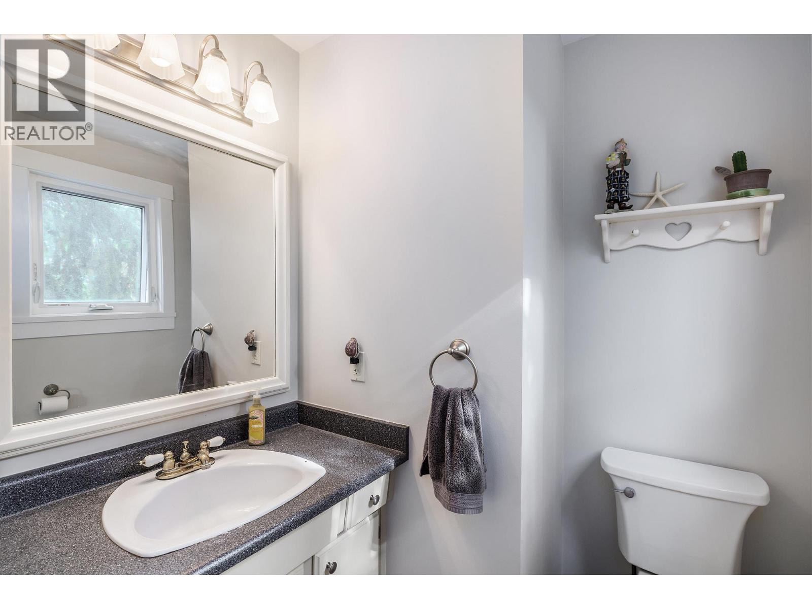 Picture for 841 Churchill  Court https://www.cirrealty.ca/reb/bc/2/10349302_27.jpg