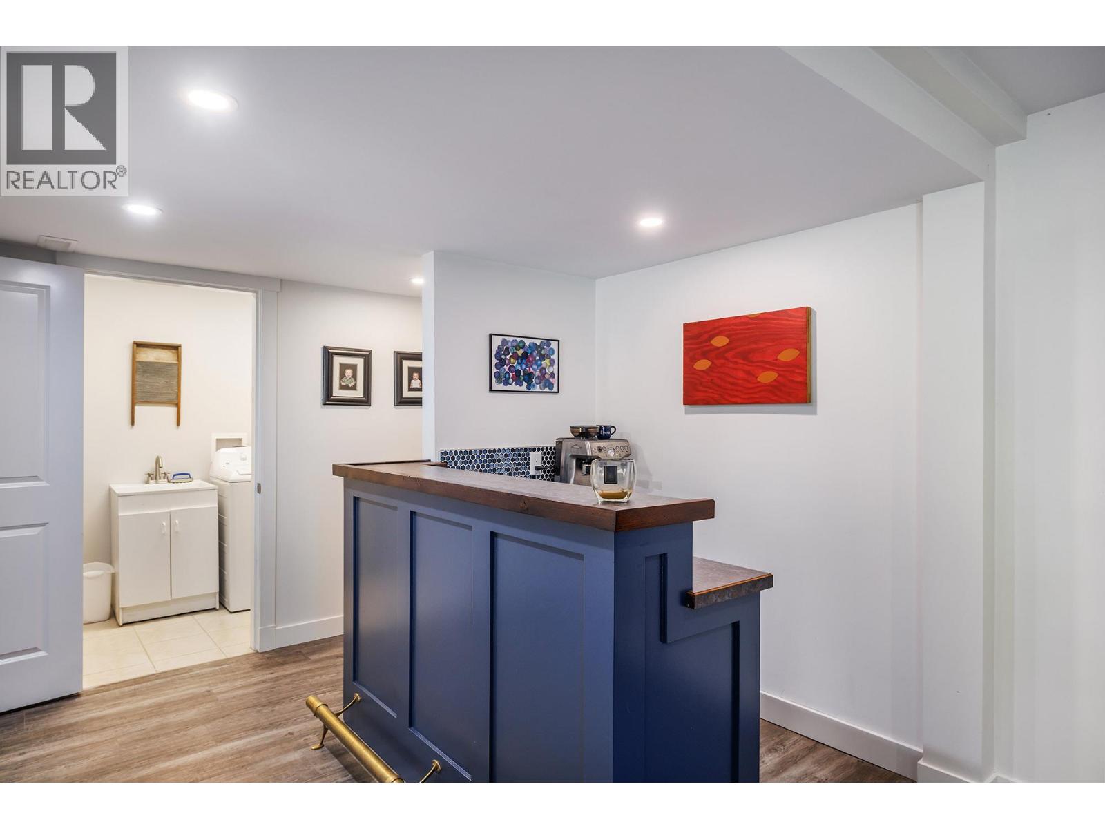 Picture for 841 Churchill  Court https://www.cirrealty.ca/reb/bc/2/10349302_31.jpg