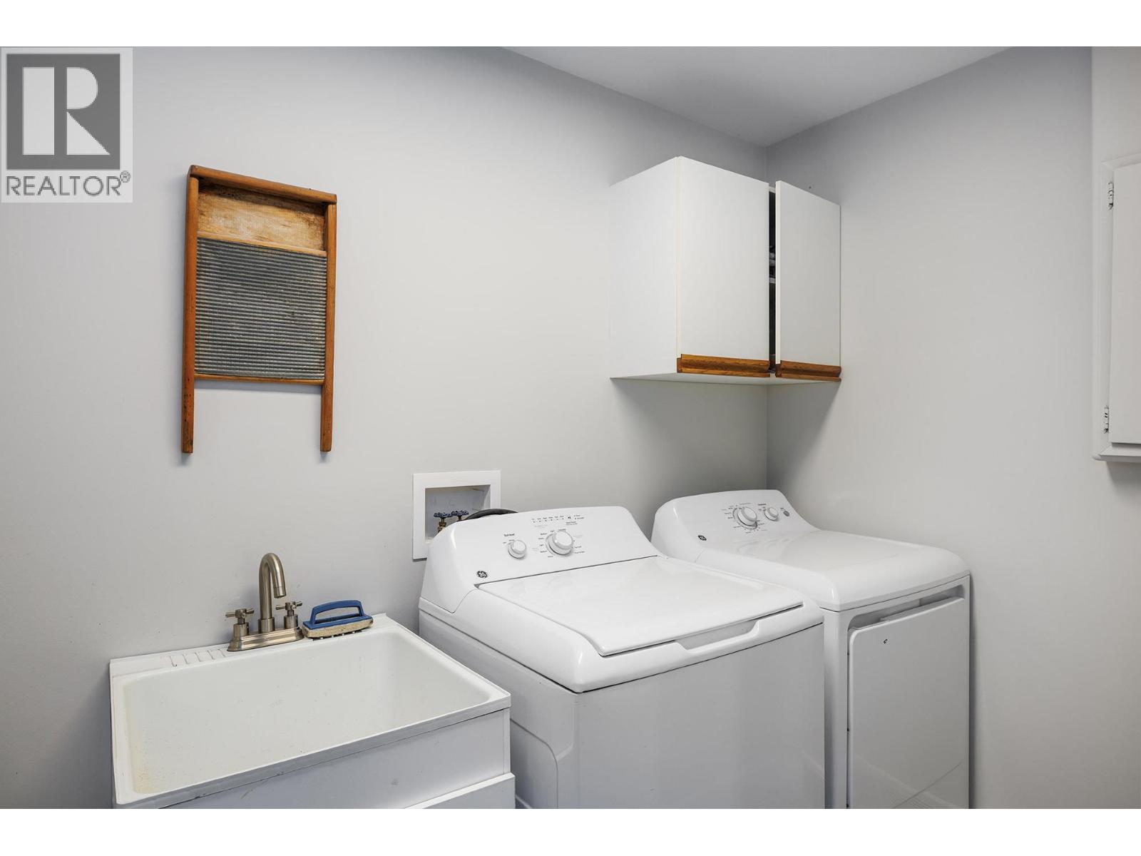 Picture for 841 Churchill  Court https://www.cirrealty.ca/reb/bc/2/10349302_45.jpg