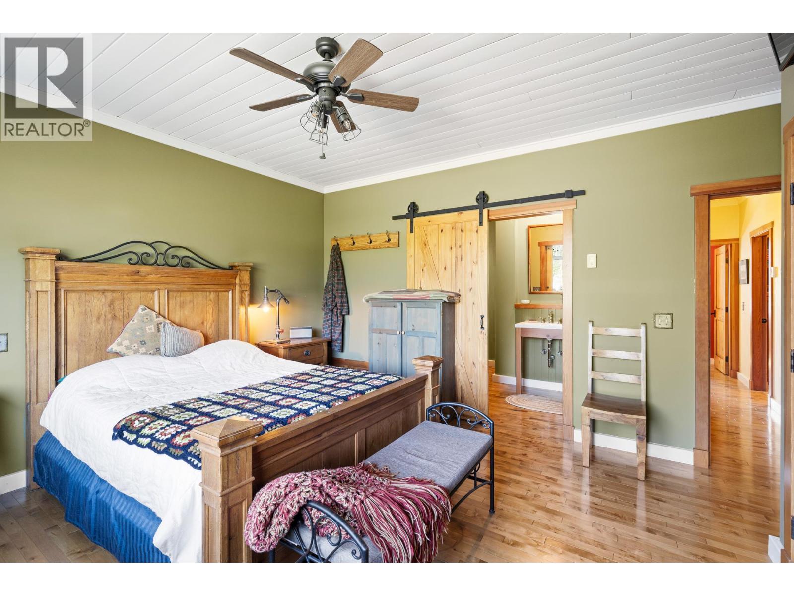 Picture for 1795 Heimlich  Road https://www.cirrealty.ca/reb/bc/2/10360802_23.jpg