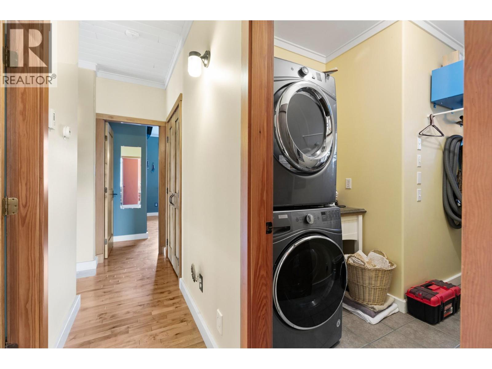 Picture for 1795 Heimlich  Road https://www.cirrealty.ca/reb/bc/2/10360802_27.jpg