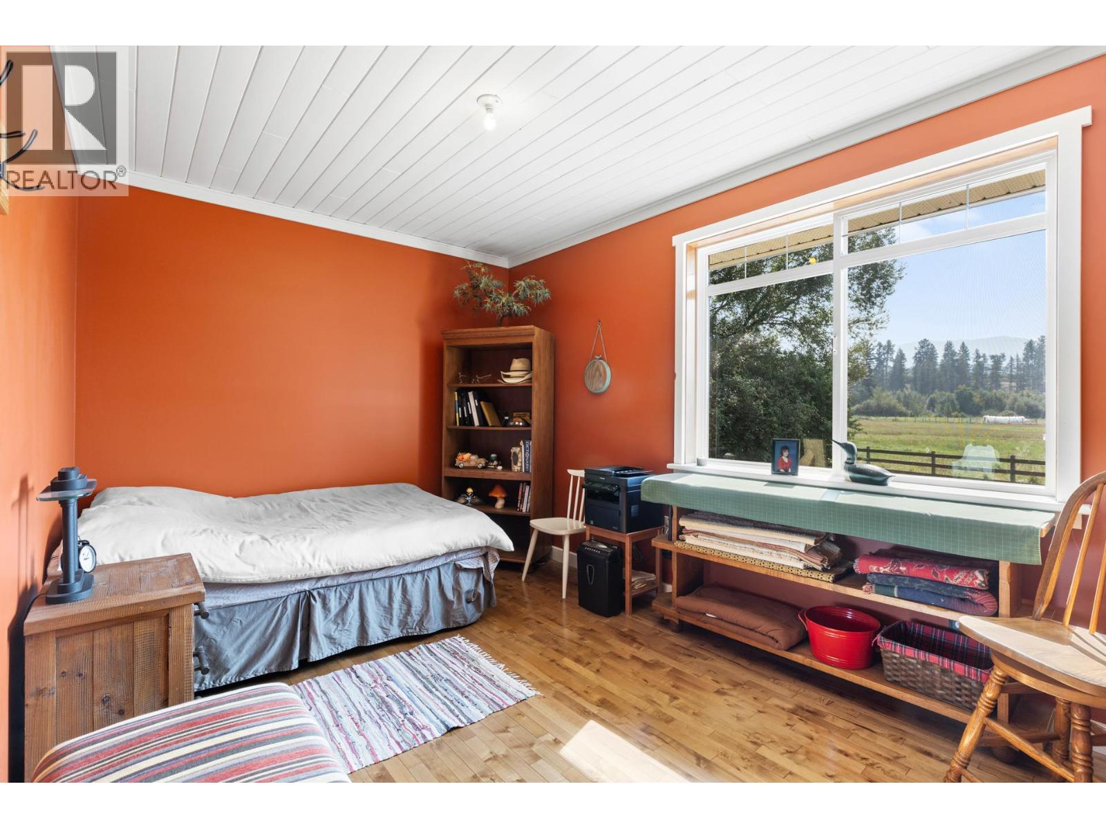 Picture for 1795 Heimlich  Road https://www.cirrealty.ca/reb/bc/2/10360802_31.jpg