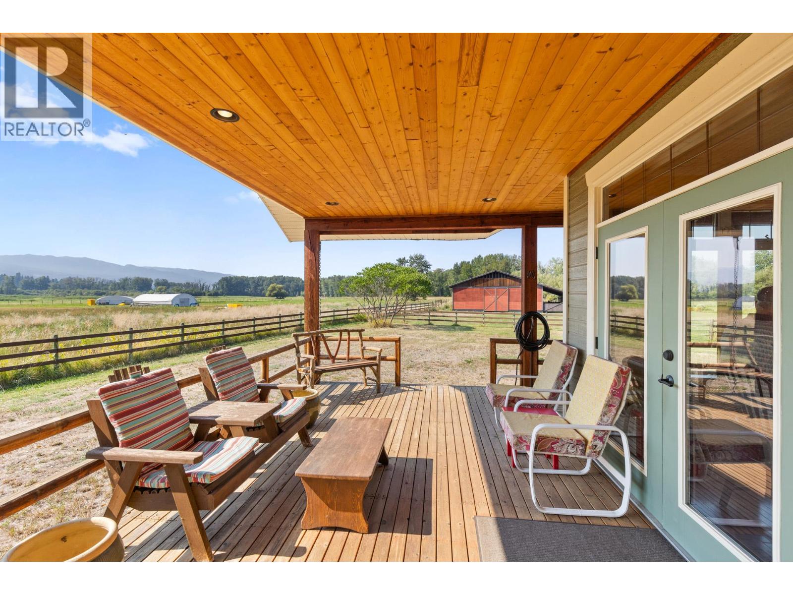 Picture for 1795 Heimlich  Road https://www.cirrealty.ca/reb/bc/2/10360802_37.jpg