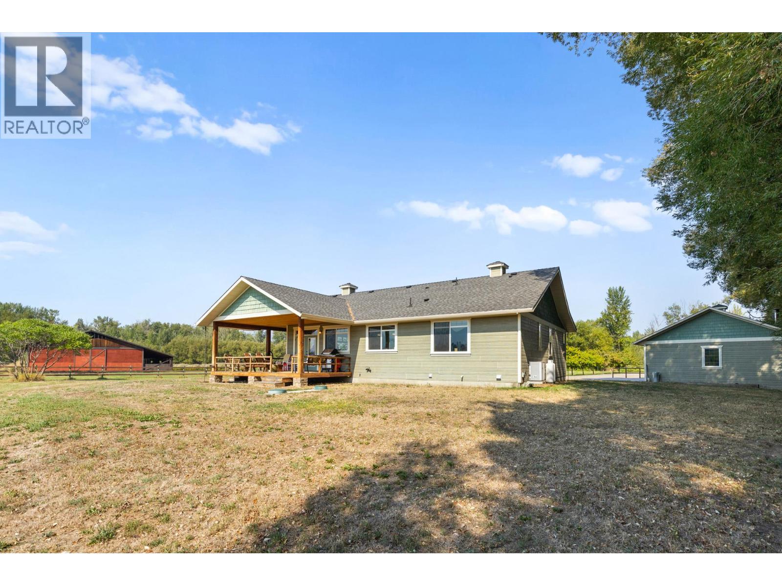 Picture for 1795 Heimlich  Road https://www.cirrealty.ca/reb/bc/2/10360802_38.jpg