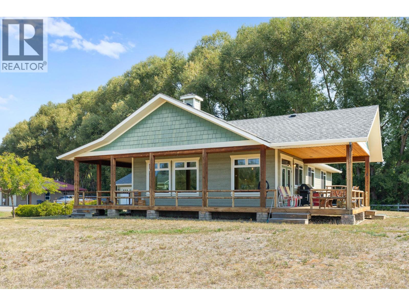 Picture for 1795 Heimlich  Road https://www.cirrealty.ca/reb/bc/2/10360802_39.jpg