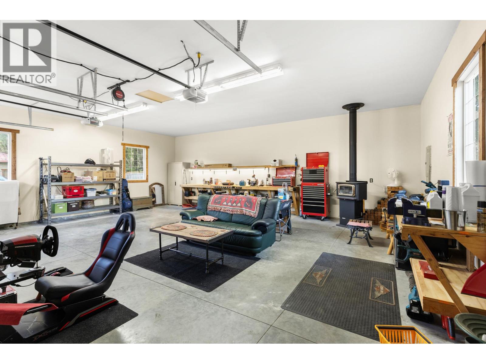 Picture for 1795 Heimlich  Road https://www.cirrealty.ca/reb/bc/2/10360802_45.jpg