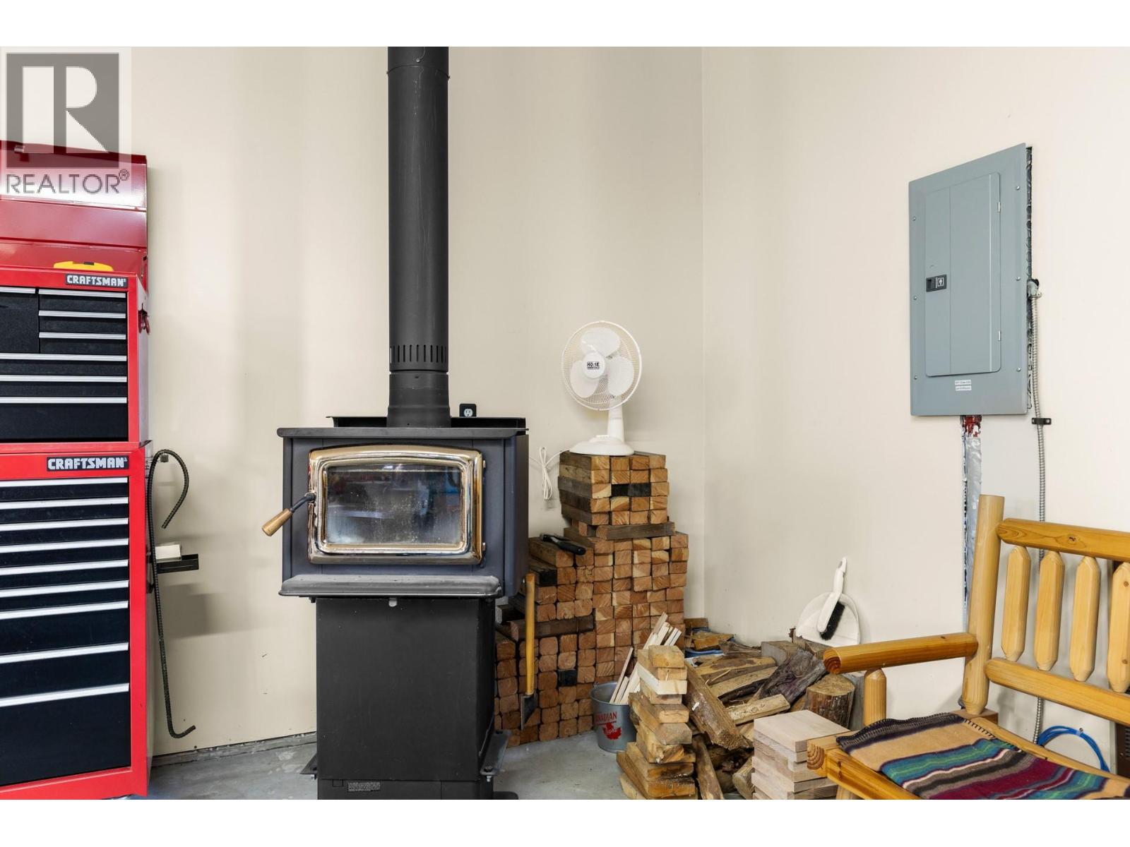 Picture for 1795 Heimlich  Road https://www.cirrealty.ca/reb/bc/2/10360802_47.jpg