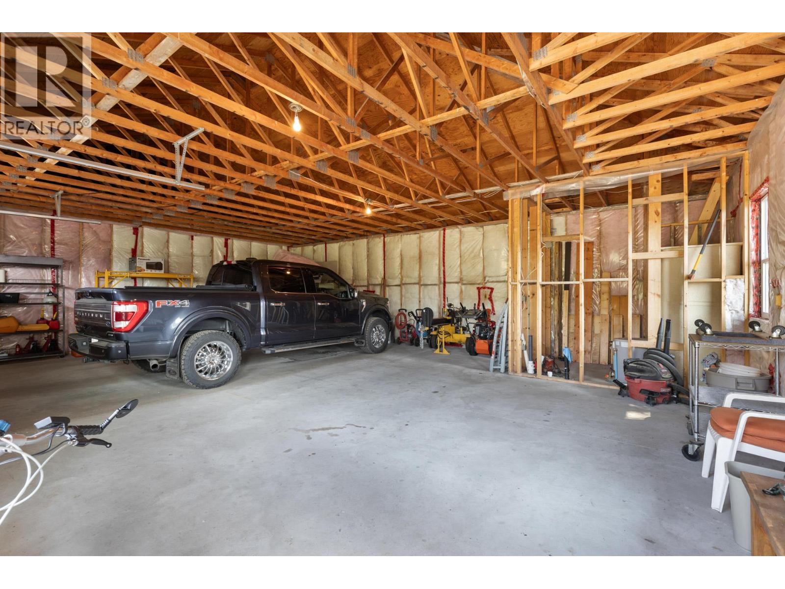 Picture for 1795 Heimlich  Road https://www.cirrealty.ca/reb/bc/2/10360802_49.jpg