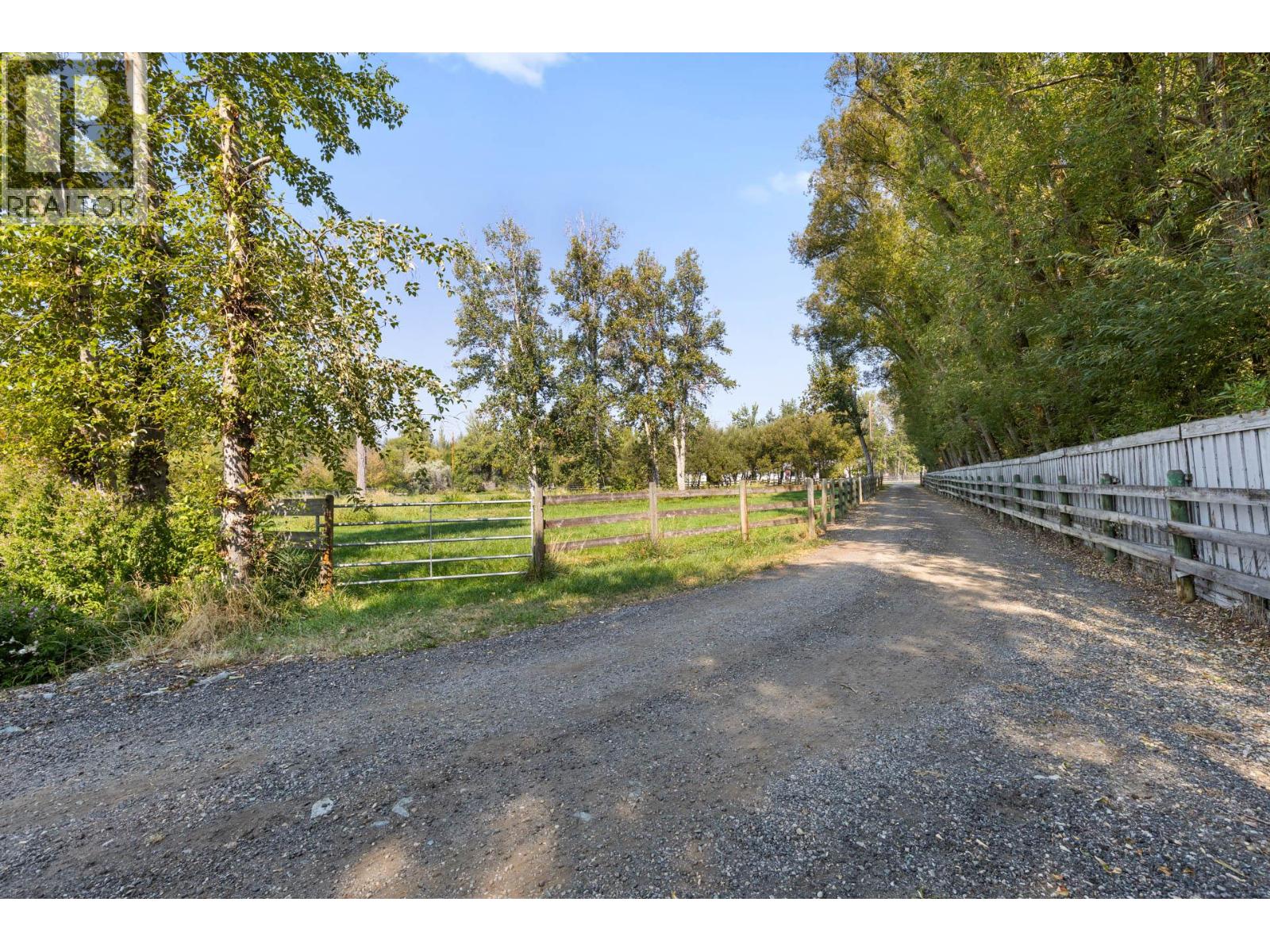 Picture for 1795 Heimlich  Road https://www.cirrealty.ca/reb/bc/2/10360802_53.jpg