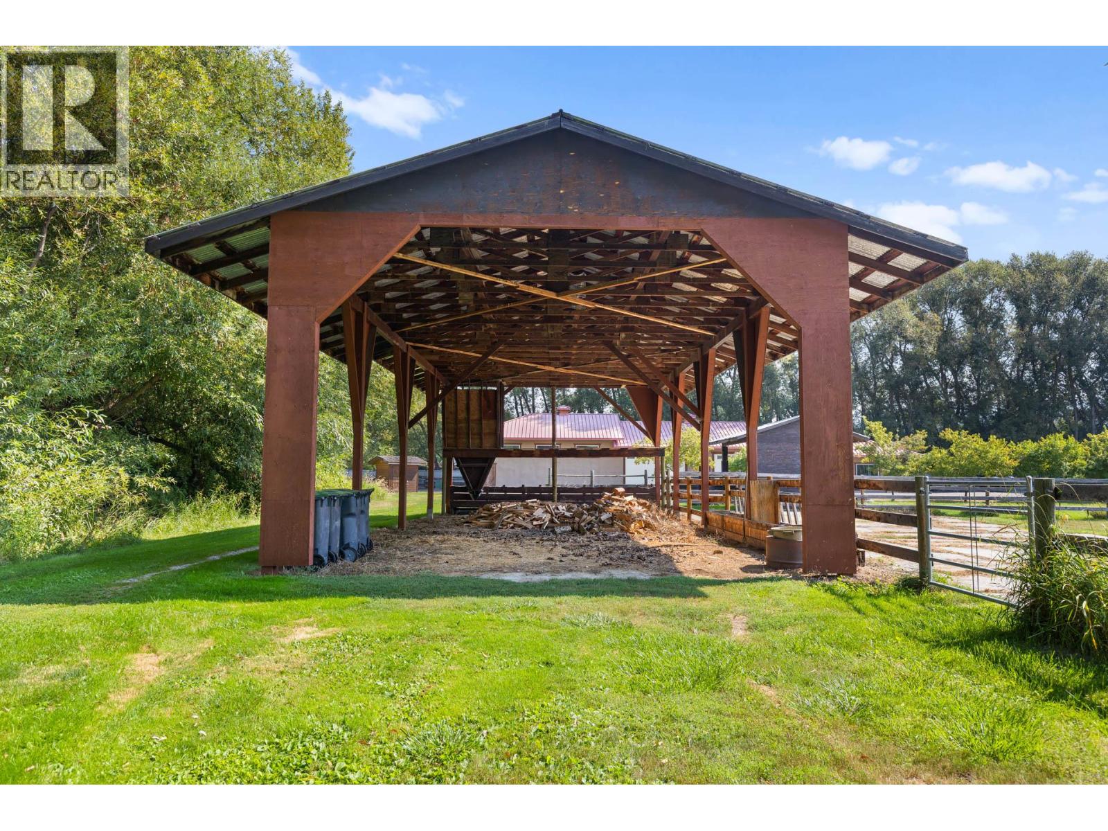 Picture for 1795 Heimlich  Road https://www.cirrealty.ca/reb/bc/2/10360802_56.jpg