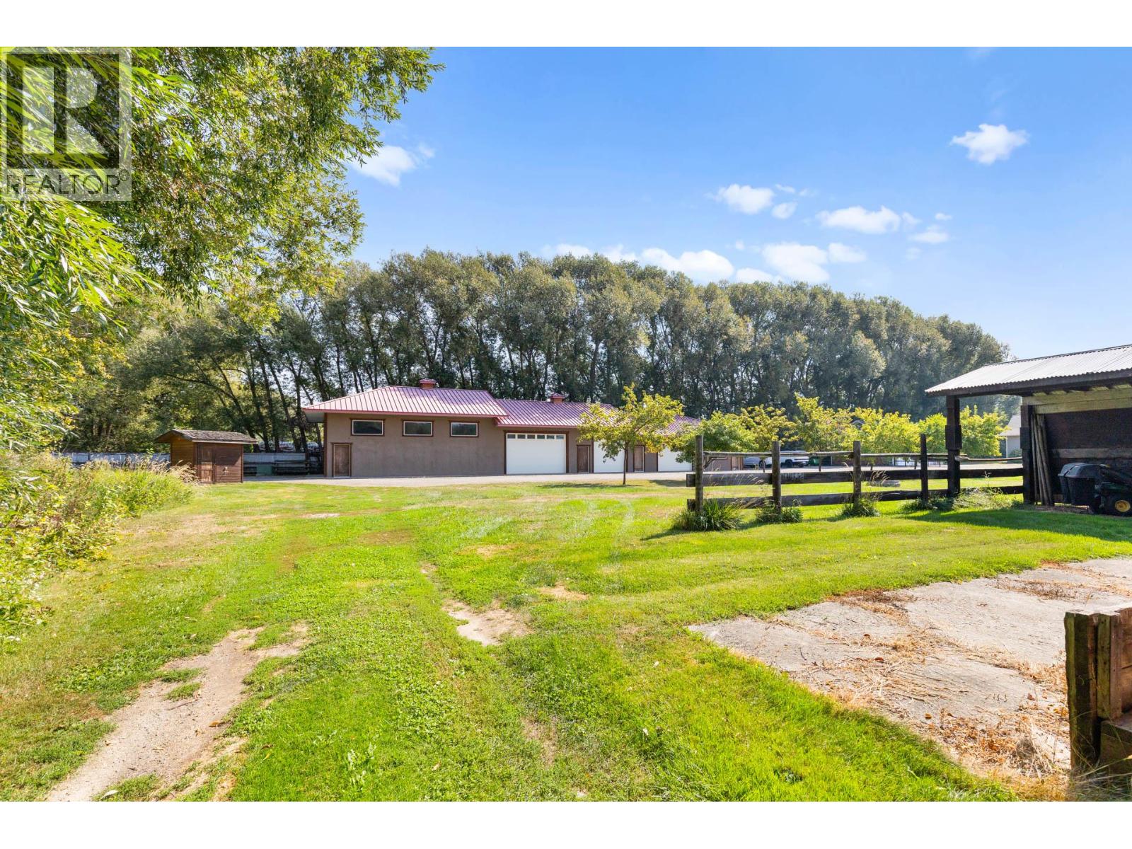 Picture for 1795 Heimlich  Road https://www.cirrealty.ca/reb/bc/2/10360802_59.jpg