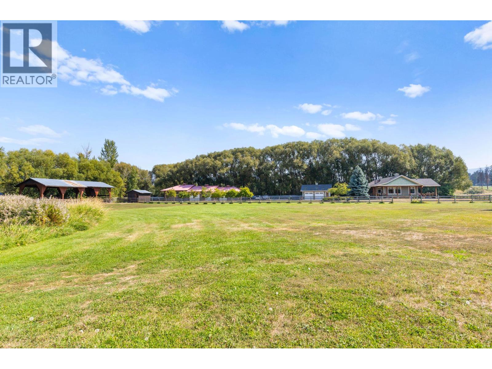 Picture for 1795 Heimlich  Road https://www.cirrealty.ca/reb/bc/2/10360802_64.jpg