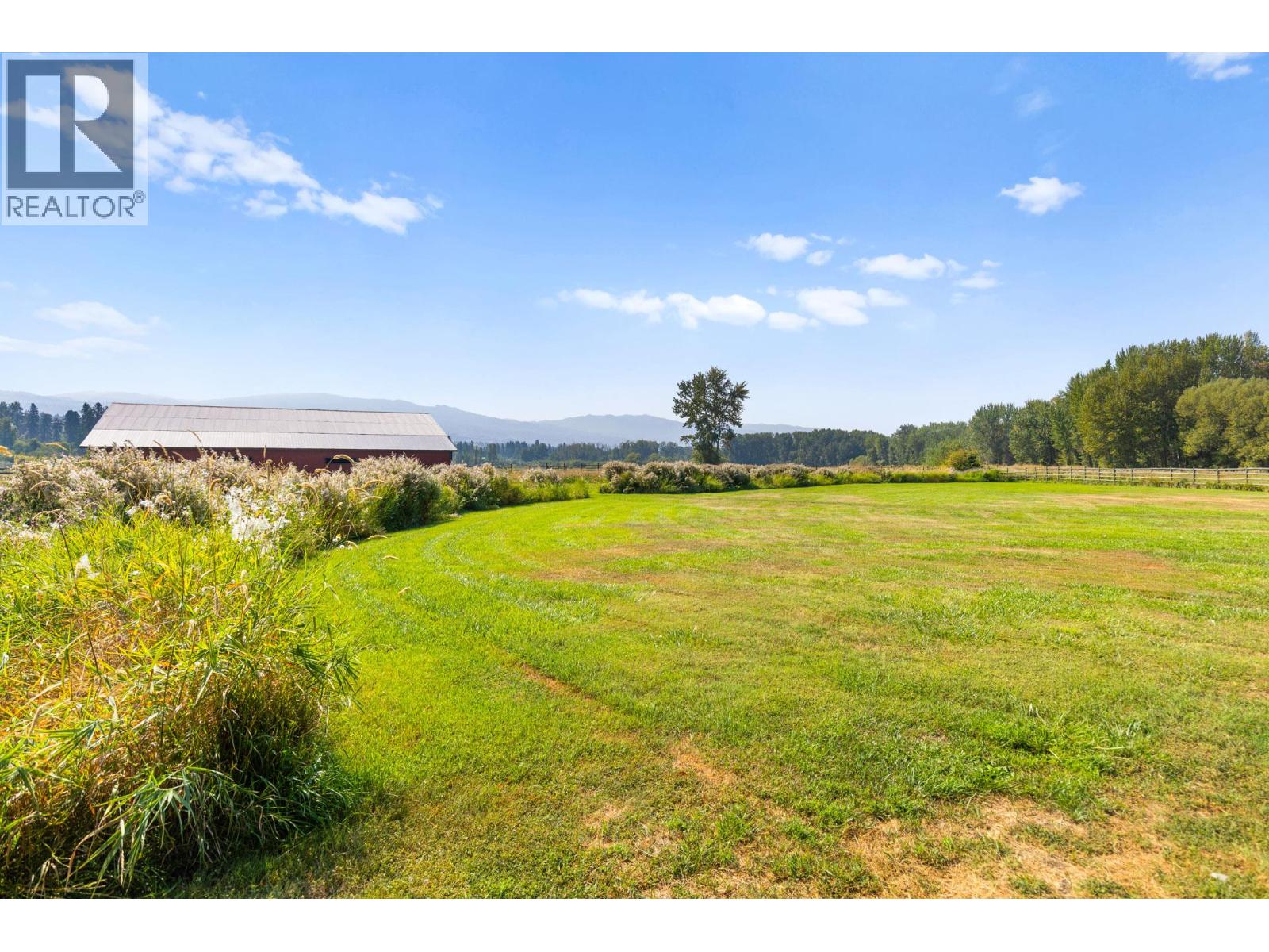 Picture for 1795 Heimlich  Road https://www.cirrealty.ca/reb/bc/2/10360802_65.jpg