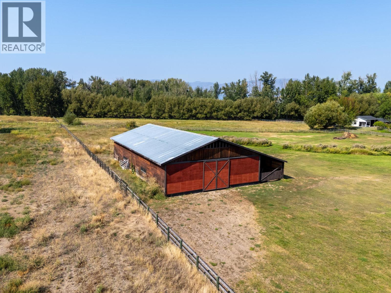 Picture for 1795 Heimlich  Road https://www.cirrealty.ca/reb/bc/2/10360802_75.jpg