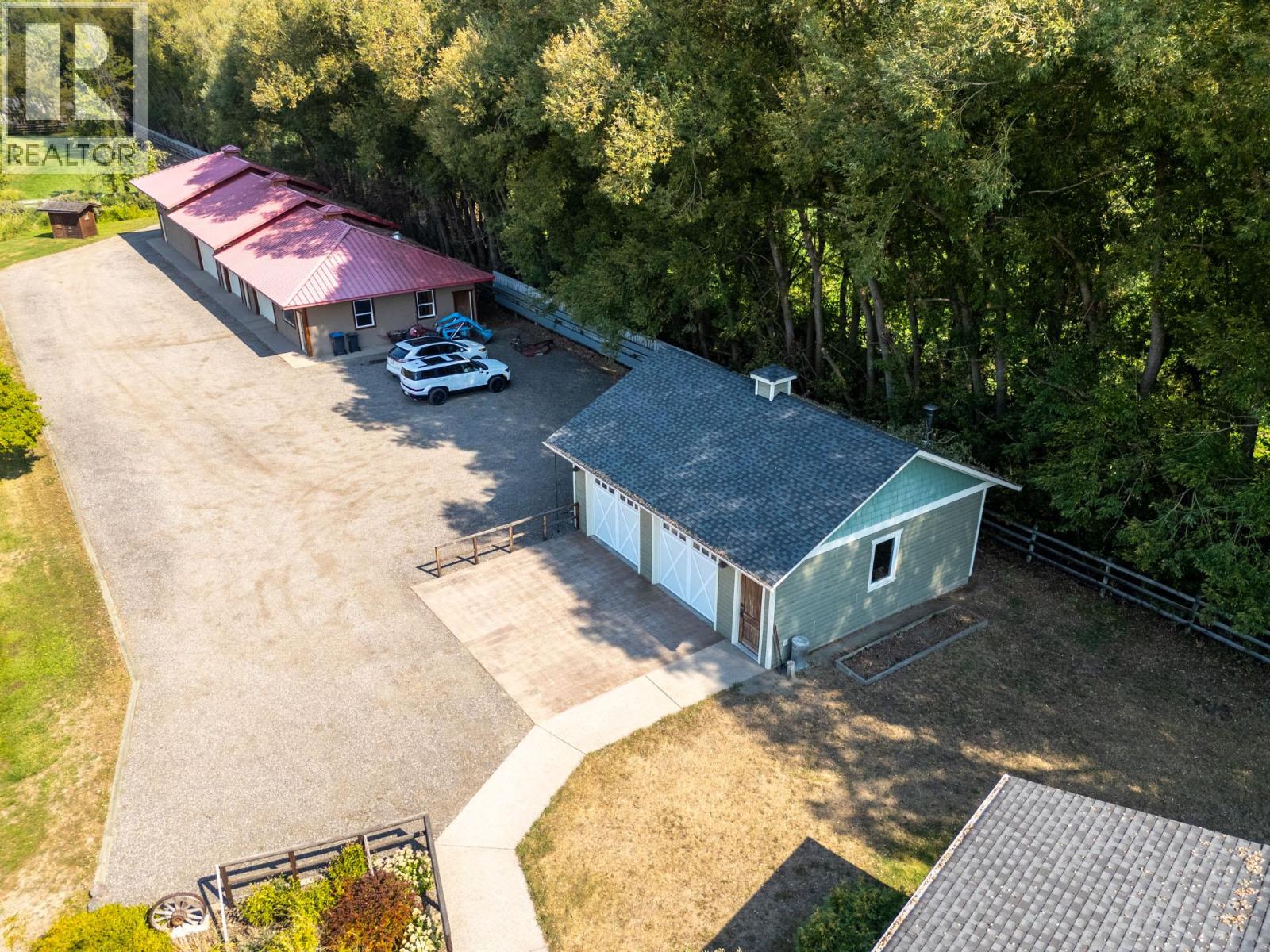 Picture for 1795 Heimlich  Road https://www.cirrealty.ca/reb/bc/2/10360802_83.jpg