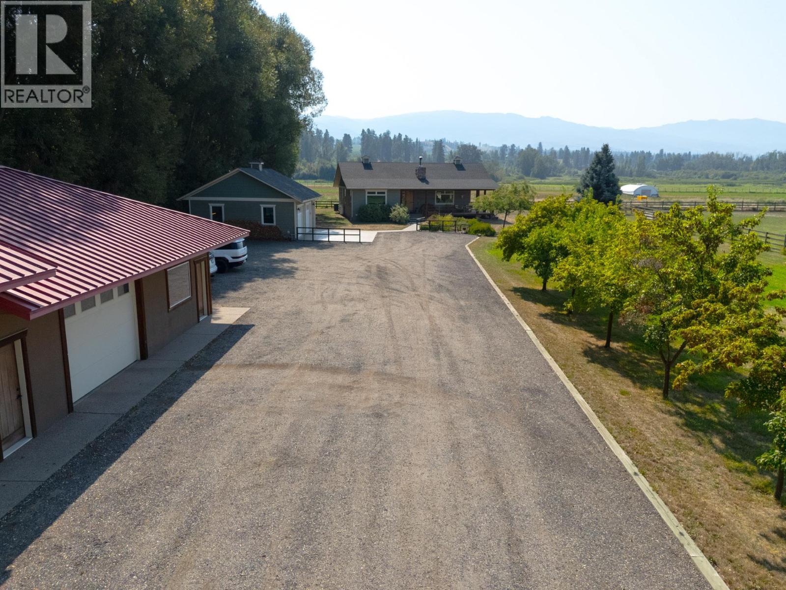 Picture for 1795 Heimlich  Road https://www.cirrealty.ca/reb/bc/2/10360802_84.jpg