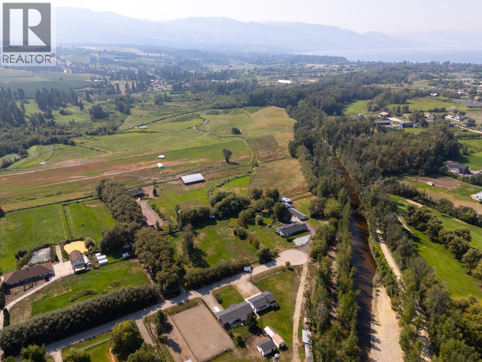 Picture for 1795 Heimlich  Road https://www.cirrealty.ca/reb/bc/2/10360802_87.jpg