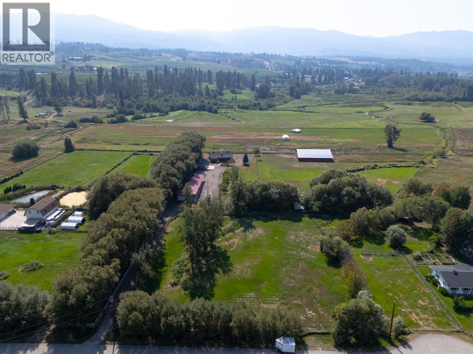 Picture for 1795 Heimlich  Road https://www.cirrealty.ca/reb/bc/2/10360802_89.jpg