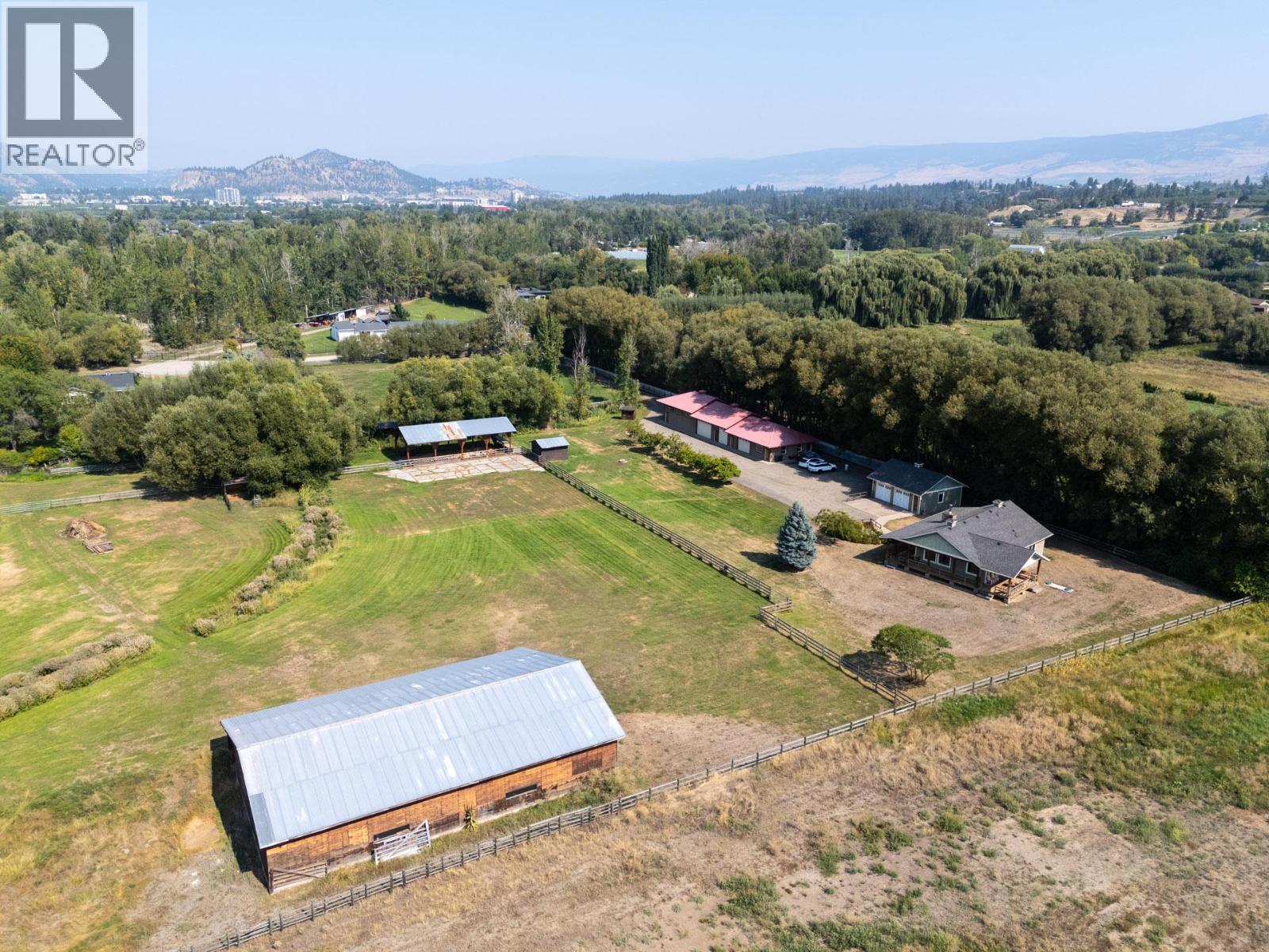 Picture for 1795 Heimlich  Road https://www.cirrealty.ca/reb/bc/2/10360802_92.jpg