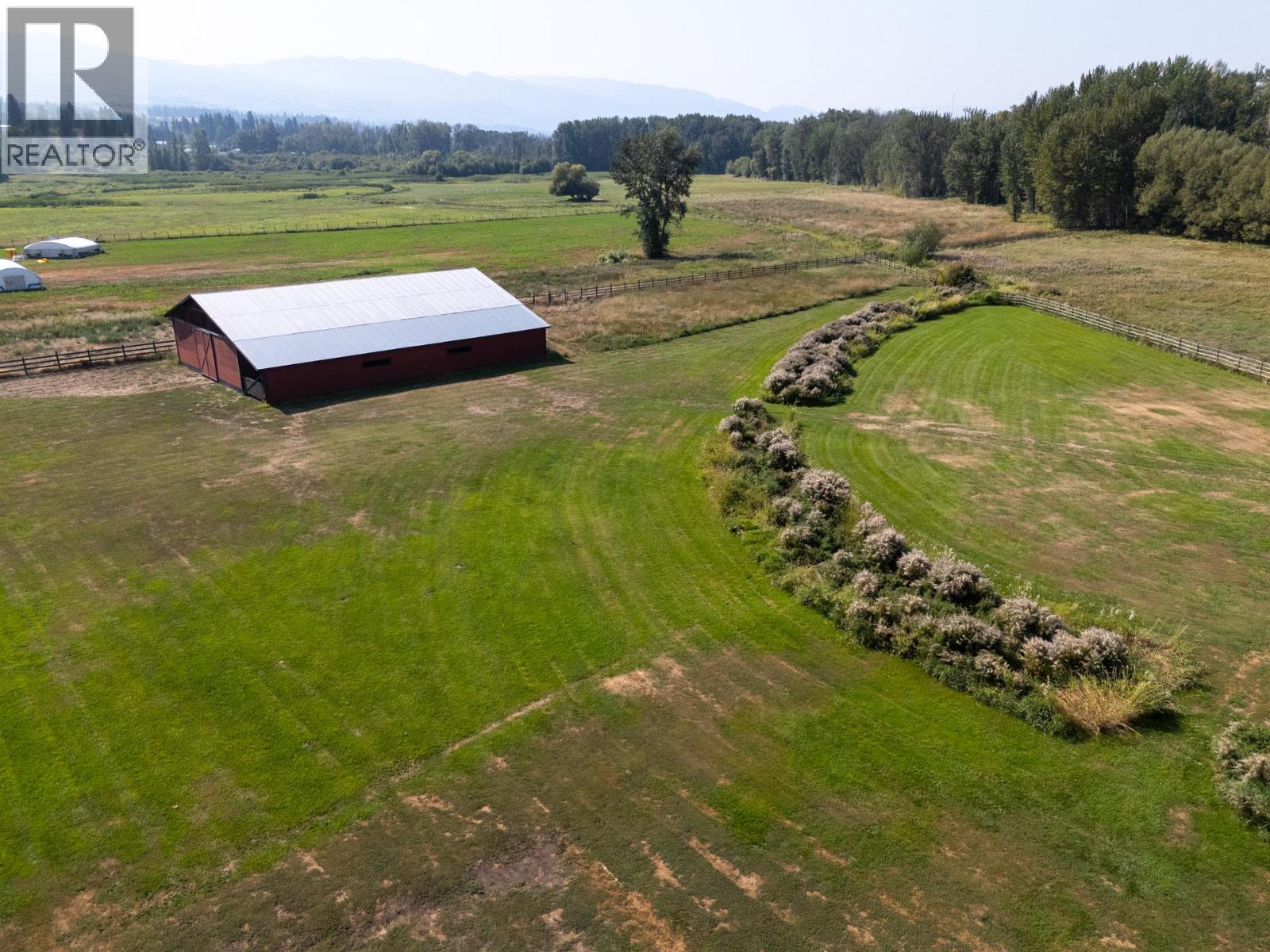 Picture for 1795 Heimlich  Road https://www.cirrealty.ca/reb/bc/2/10360802_95.jpg