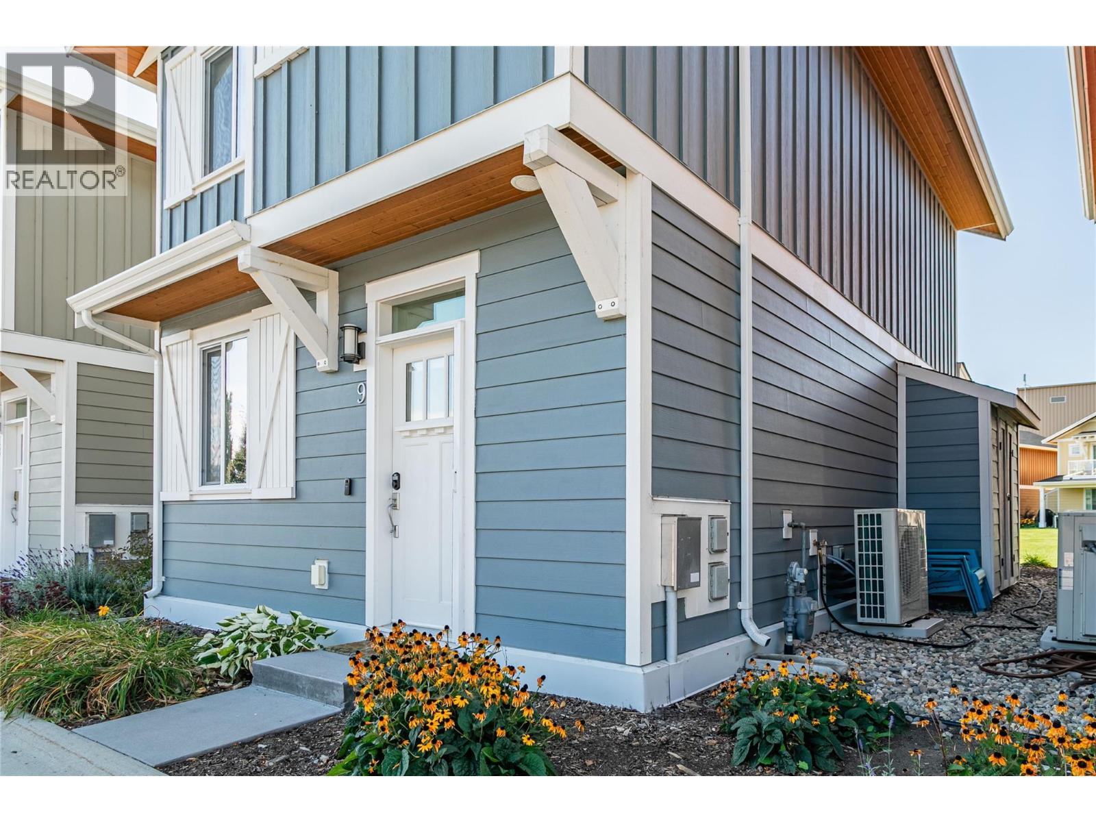 Picture for Unit #9, 3750 West Bay  Road https://www.cirrealty.ca/reb/bc/2/10362322_10.jpg