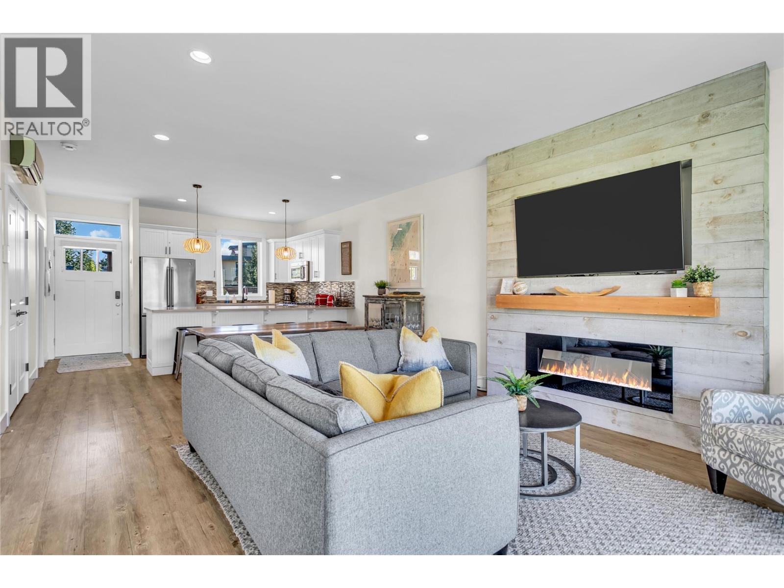 Picture for Unit #9, 3750 West Bay  Road https://www.cirrealty.ca/reb/bc/2/10362322_22.jpg