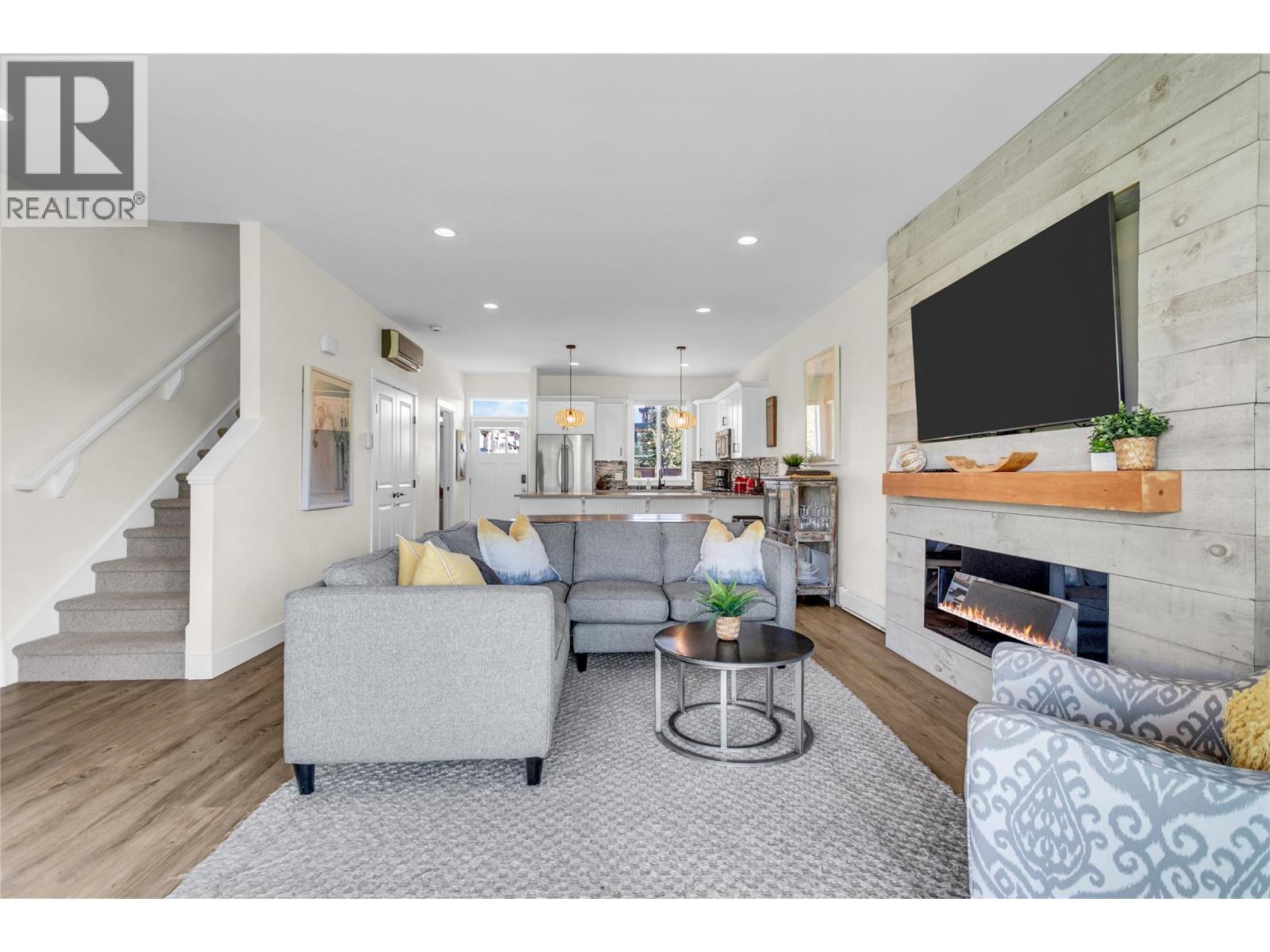 Picture for Unit #9, 3750 West Bay  Road https://www.cirrealty.ca/reb/bc/2/10362322_23.jpg