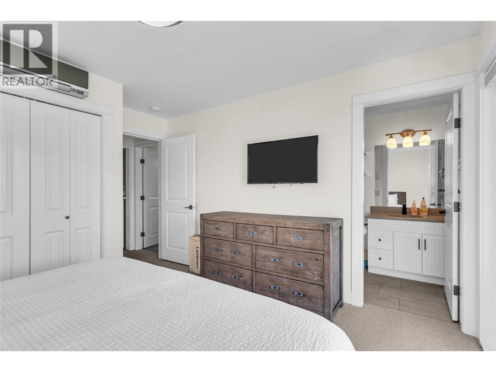 Picture for Unit #9, 3750 West Bay  Road https://www.cirrealty.ca/reb/bc/2/10362322_34.jpg