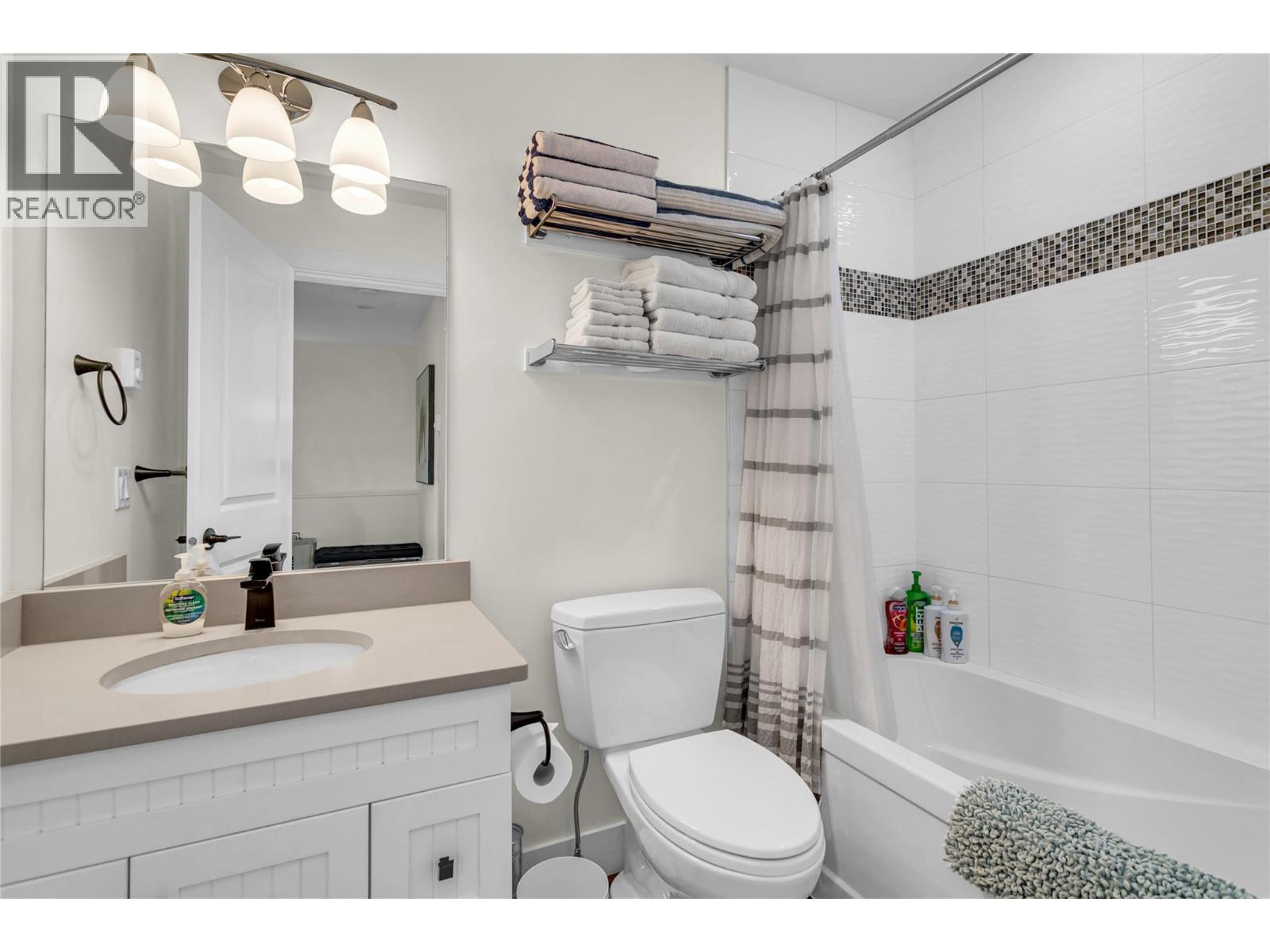 Picture for Unit #9, 3750 West Bay  Road https://www.cirrealty.ca/reb/bc/2/10362322_36.jpg