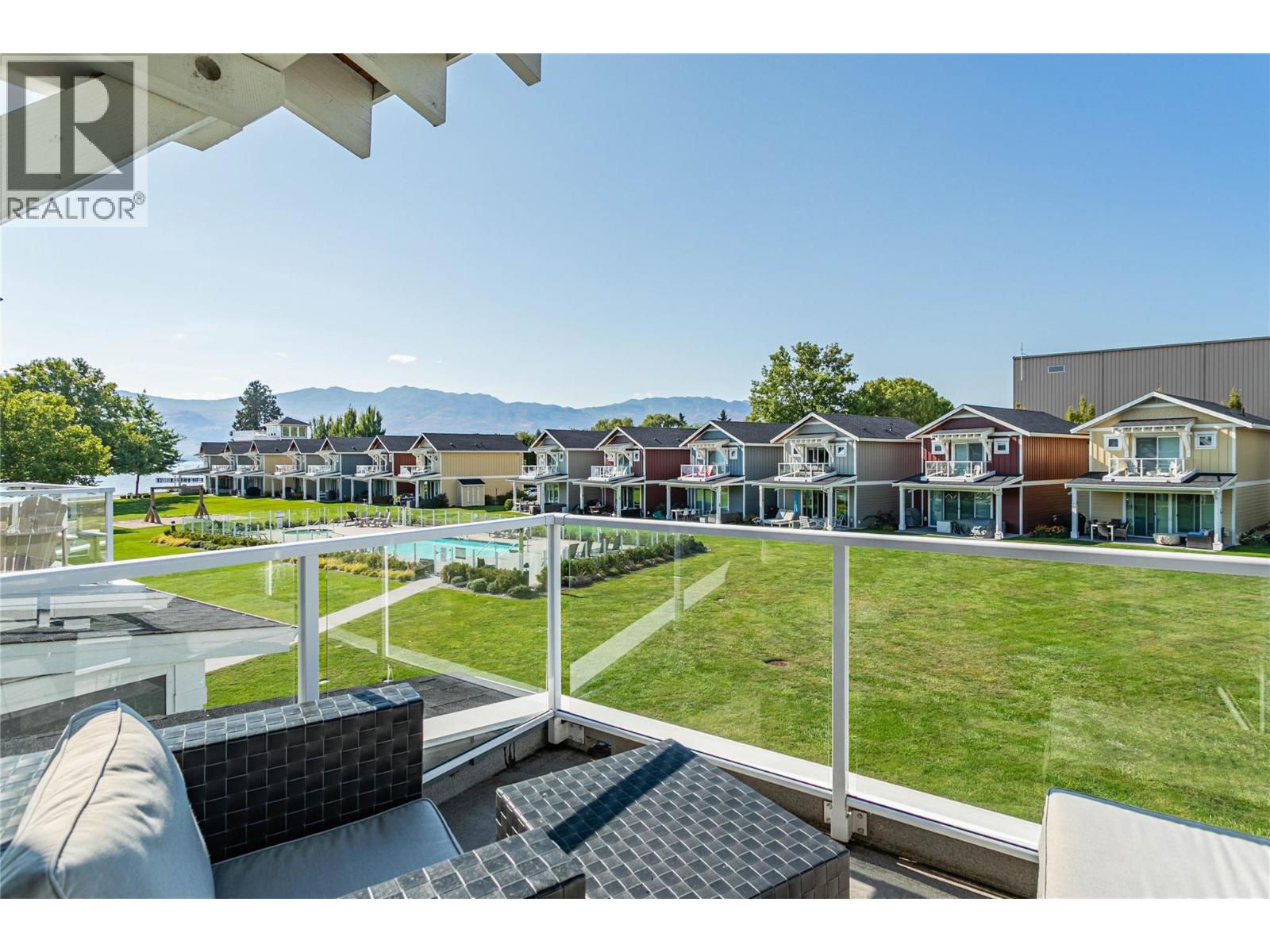 Picture for Unit #9, 3750 West Bay  Road https://www.cirrealty.ca/reb/bc/2/10362322_38.jpg