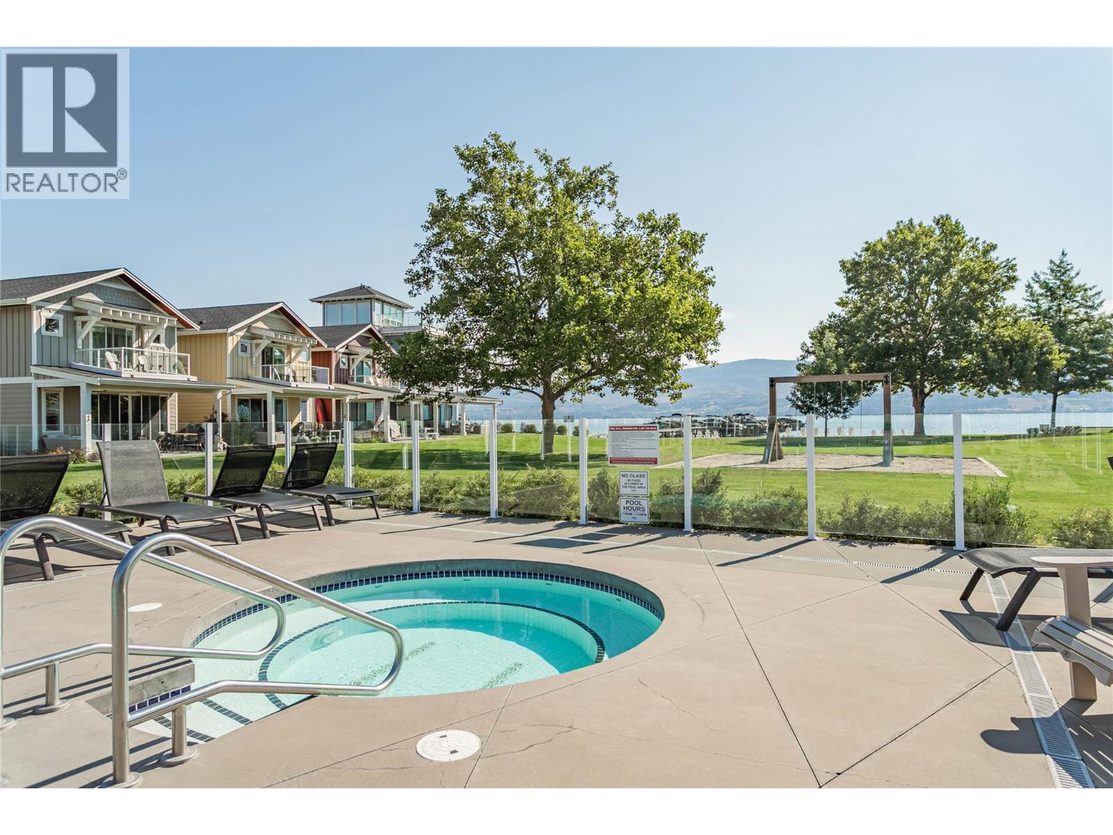 Picture for Unit #9, 3750 West Bay  Road https://www.cirrealty.ca/reb/bc/2/10362322_4.jpg
