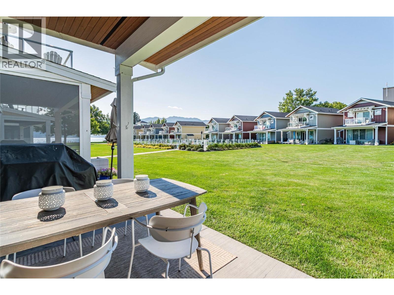 Picture for Unit #9, 3750 West Bay  Road https://www.cirrealty.ca/reb/bc/2/10362322_42.jpg