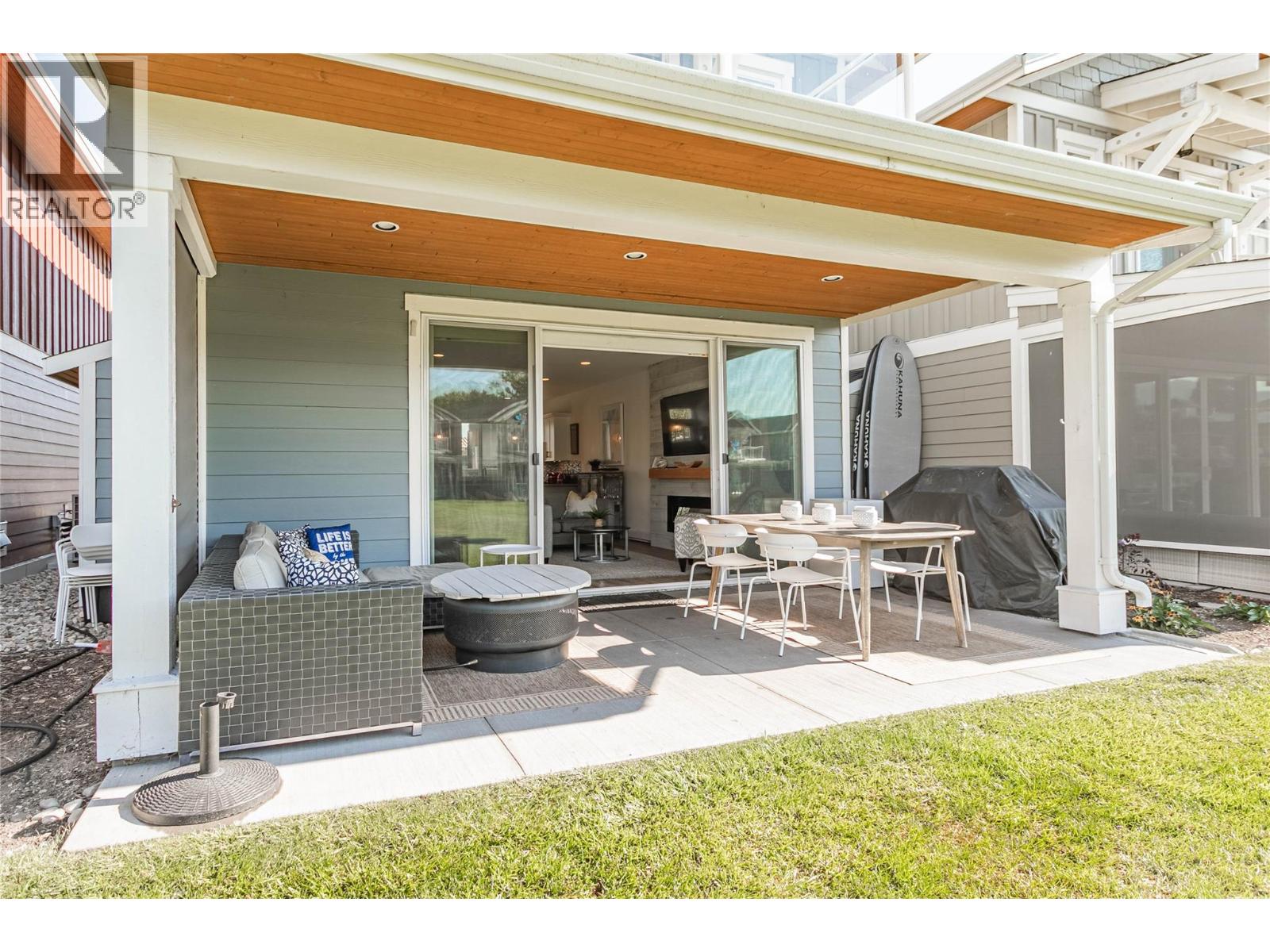 Picture for Unit #9, 3750 West Bay  Road https://www.cirrealty.ca/reb/bc/2/10362322_52.jpg