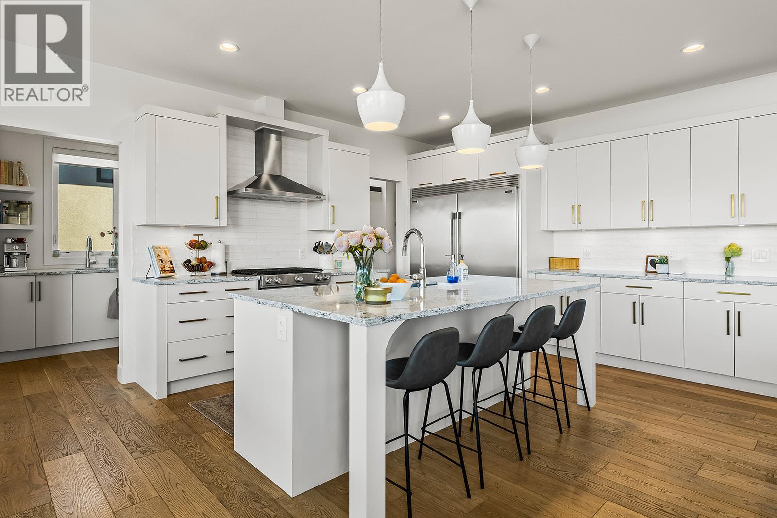 Picture for 1174 Goldfinch  Place https://www.cirrealty.ca/reb/bc/2/10362872_10.jpg