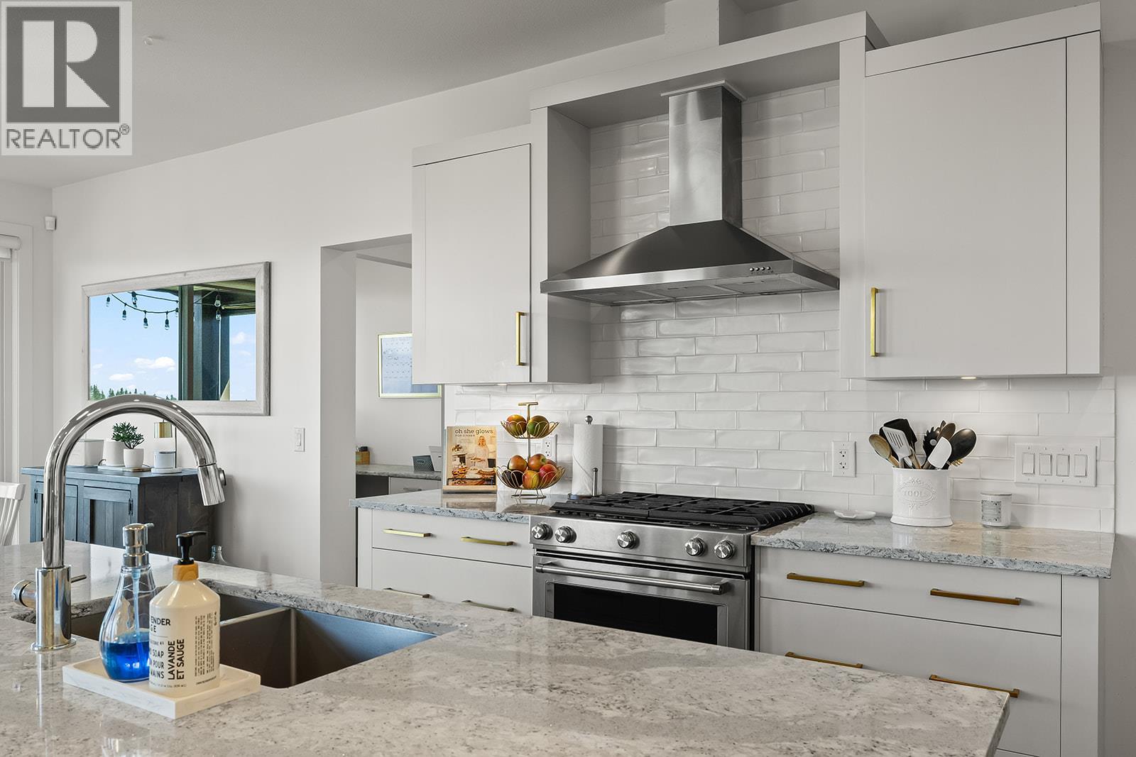 Picture for 1174 Goldfinch  Place https://www.cirrealty.ca/reb/bc/2/10362872_11.jpg