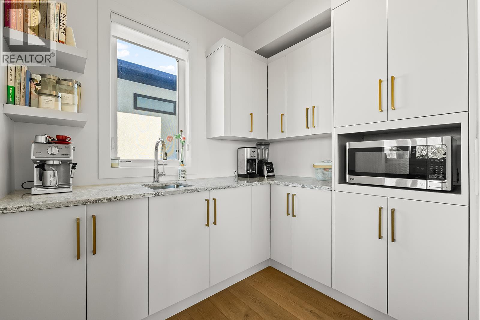 Picture for 1174 Goldfinch  Place https://www.cirrealty.ca/reb/bc/2/10362872_14.jpg