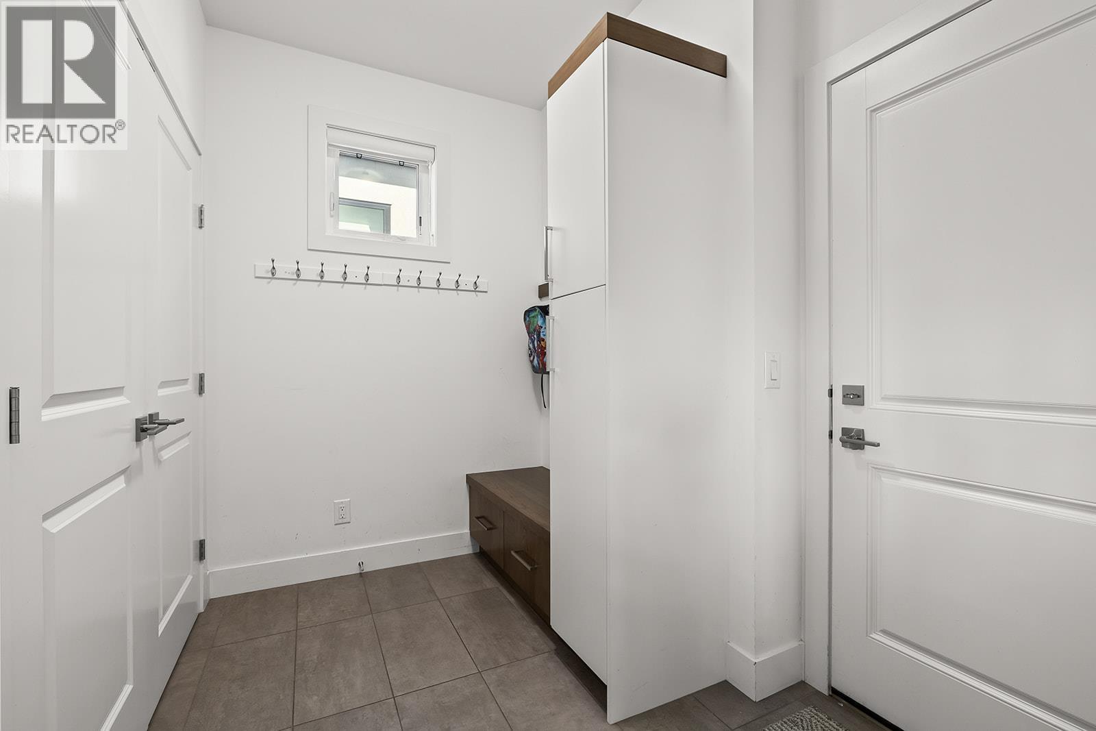 Picture for 1174 Goldfinch  Place https://www.cirrealty.ca/reb/bc/2/10362872_23.jpg