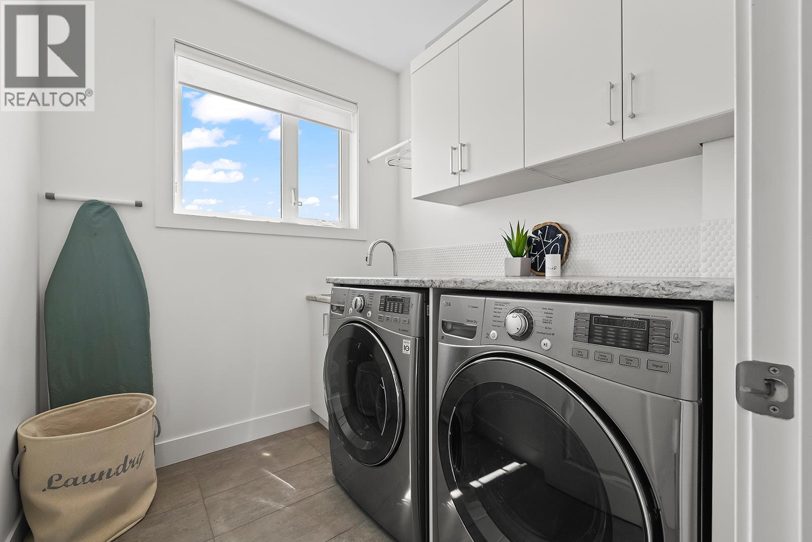 Picture for 1174 Goldfinch  Place https://www.cirrealty.ca/reb/bc/2/10362872_37.jpg