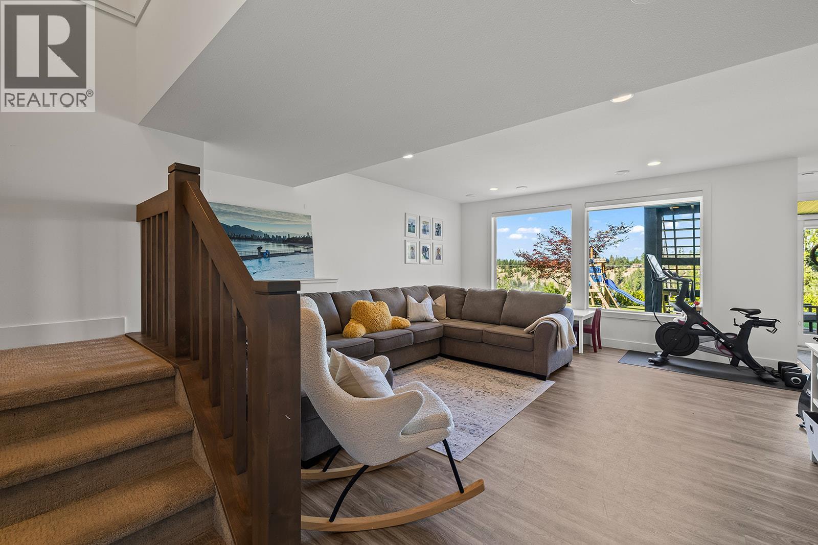 Picture for 1174 Goldfinch  Place https://www.cirrealty.ca/reb/bc/2/10362872_38.jpg