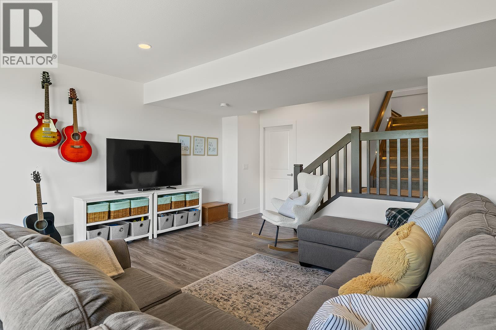 Picture for 1174 Goldfinch  Place https://www.cirrealty.ca/reb/bc/2/10362872_40.jpg