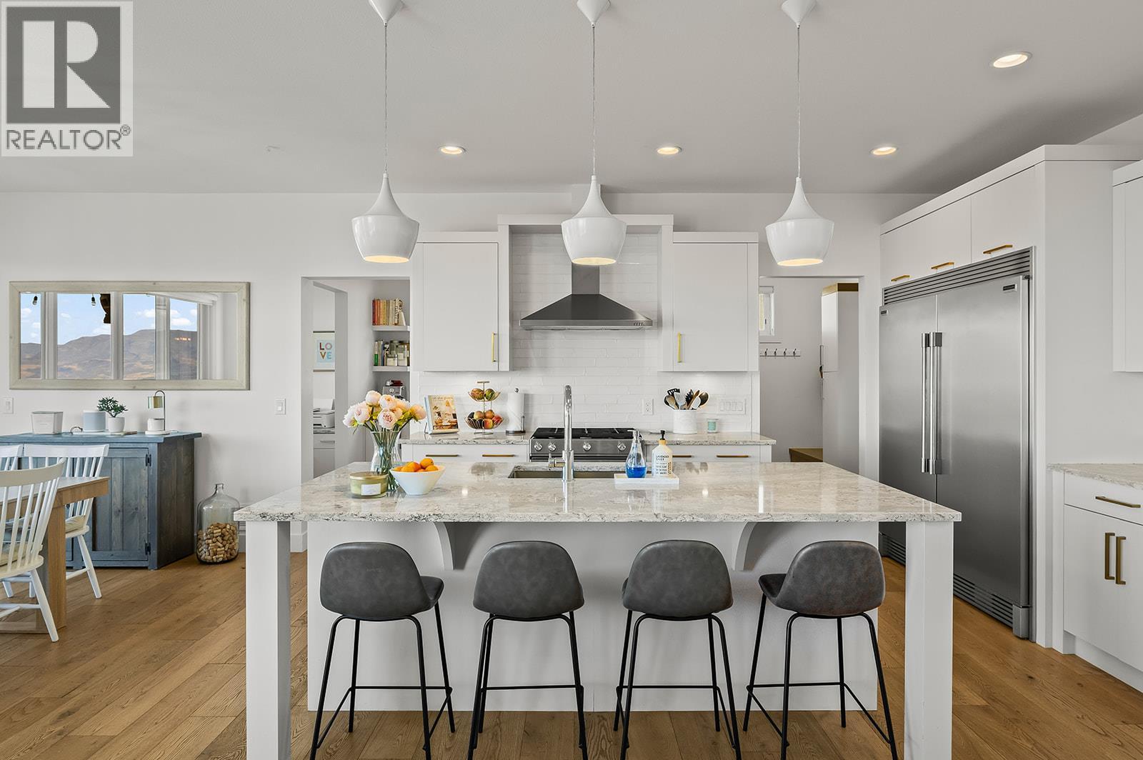 Picture for 1174 Goldfinch  Place https://www.cirrealty.ca/reb/bc/2/10362872_9.jpg