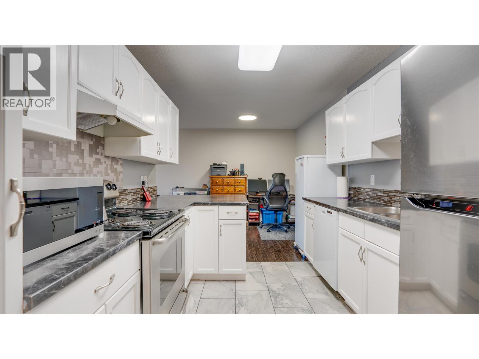 Picture for Unit #116, 769 KLO  Road https://www.cirrealty.ca/reb/bc/2/10363562_10.jpg