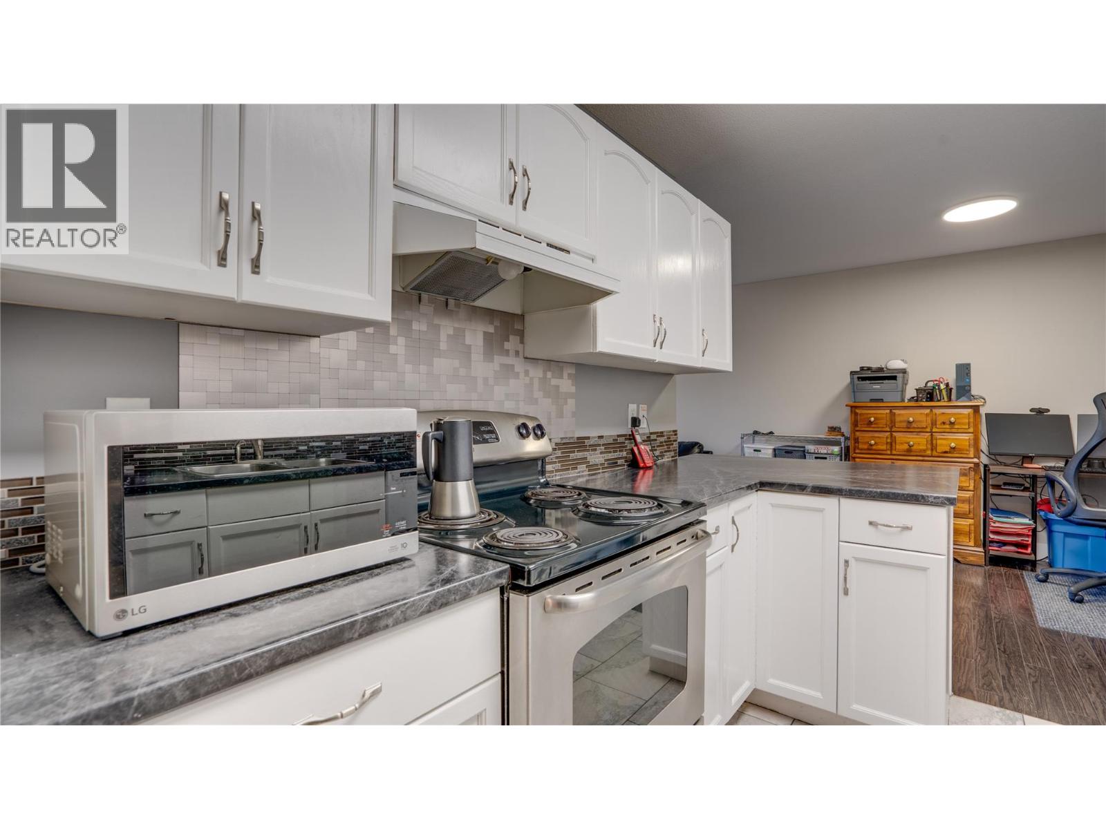 Picture for Unit #116, 769 KLO  Road https://www.cirrealty.ca/reb/bc/2/10363562_11.jpg