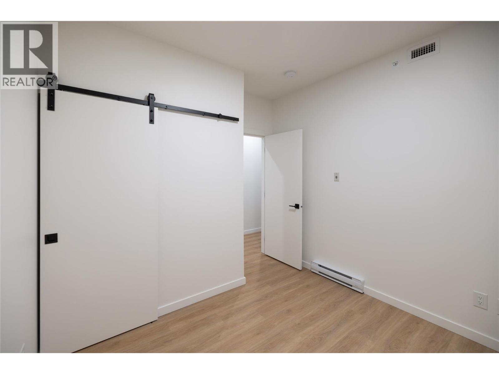 Picture for Unit #615, 604 Cawston  Avenue https://www.cirrealty.ca/reb/bc/2/10363582_18.jpg